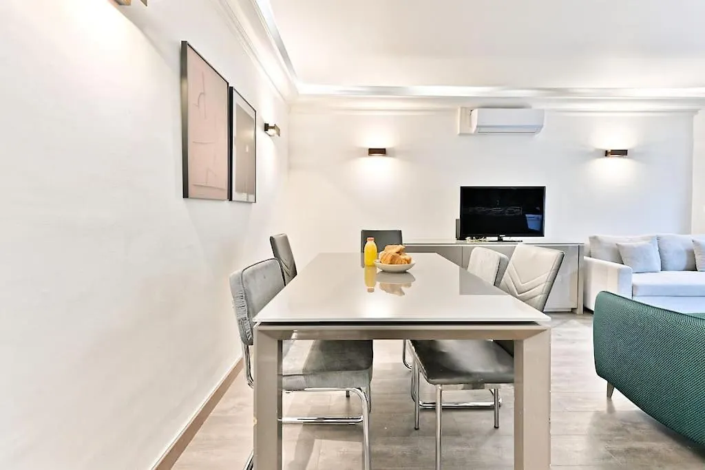 Appartement Ensoleille Proche Buttes Chaumont Párizs