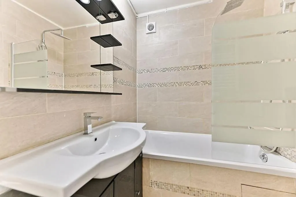 Apartment Appartement Ensoleille Proche Buttes Chaumont Paris