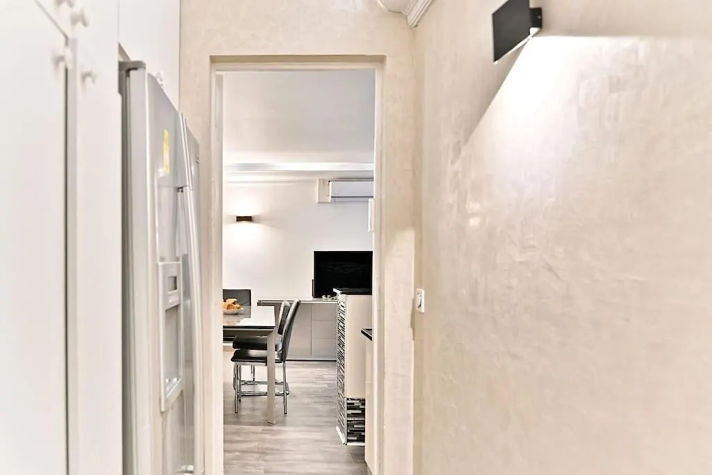 Appartement Ensoleille Proche Buttes Chaumont Paris 0*,  France